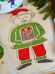 Elf. Drewniana wysypywanka sensoryczna. Wkładka do stolika Ikea Flisat.