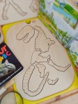 T-Rex wzór 2 - szkielet dinozaura Tyranozaur wysypywanka i układanka. Wkładka do stolika Ikea flisat.