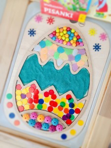 Pisanka wzór 2  - 2w1 drewniana układanka dla dzieci. Duża wkładka do stolika Ikea Flisat.